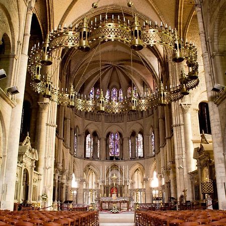 BedinReims burgundy bottle free parking&wifi free ideal 4 à 8 Adultes Exterior foto